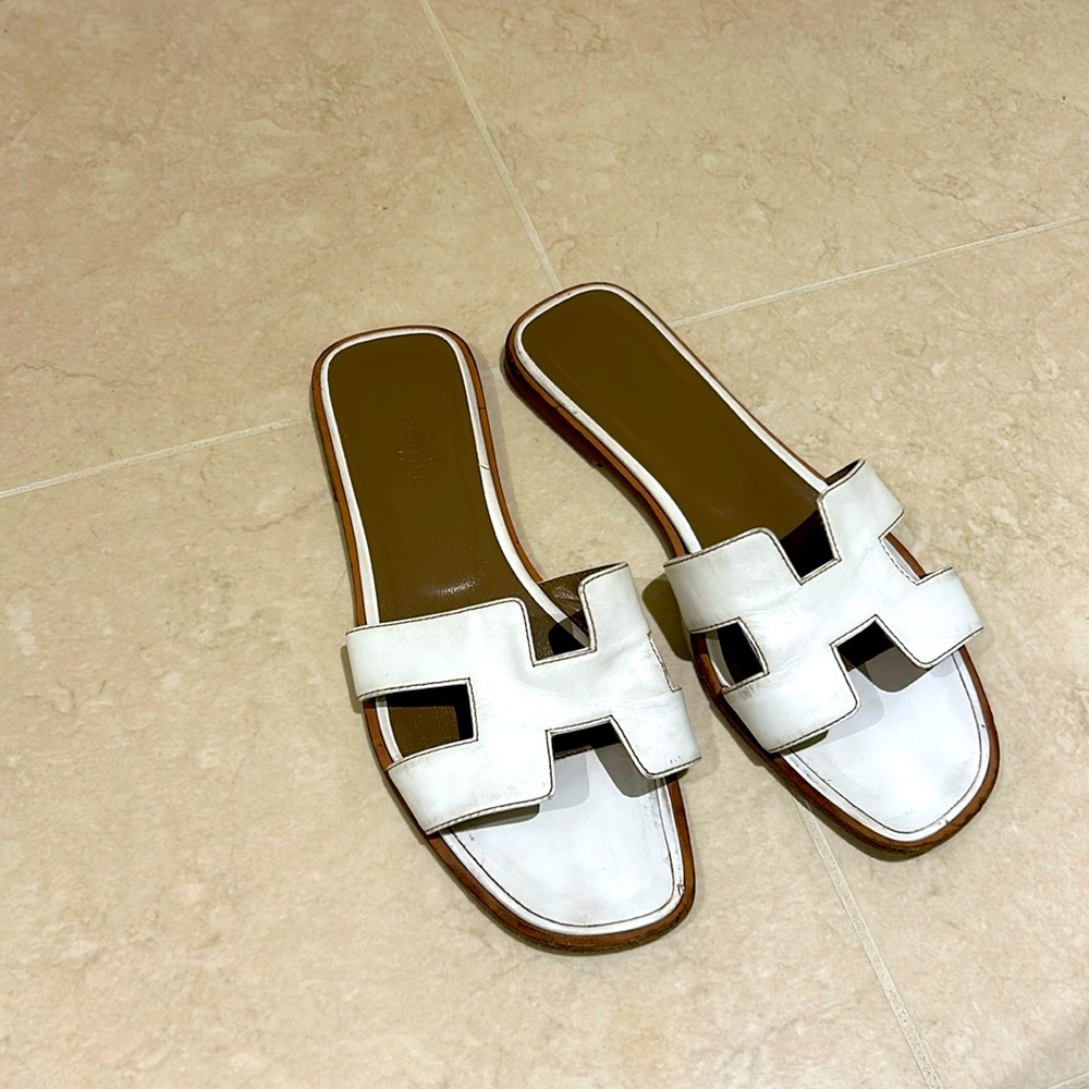 Hermes’ white slippers